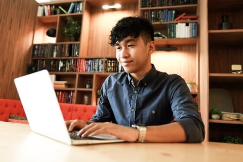 How Institutions Can Use Financial Aid to Drive Student Retention